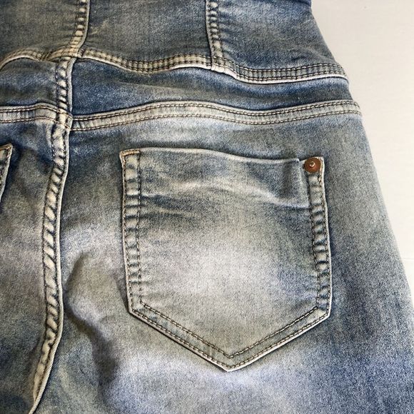 👖High Rise Sculpting Skinny Crop Distressed Jeans Size 9 - Picture 8 of 14